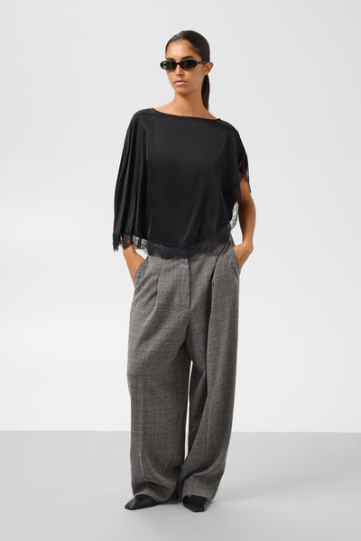 Cinna lace cape