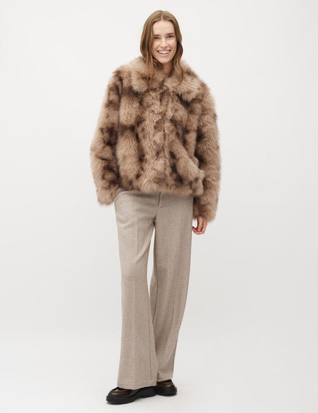 Corvia-M Outerwear - Brown